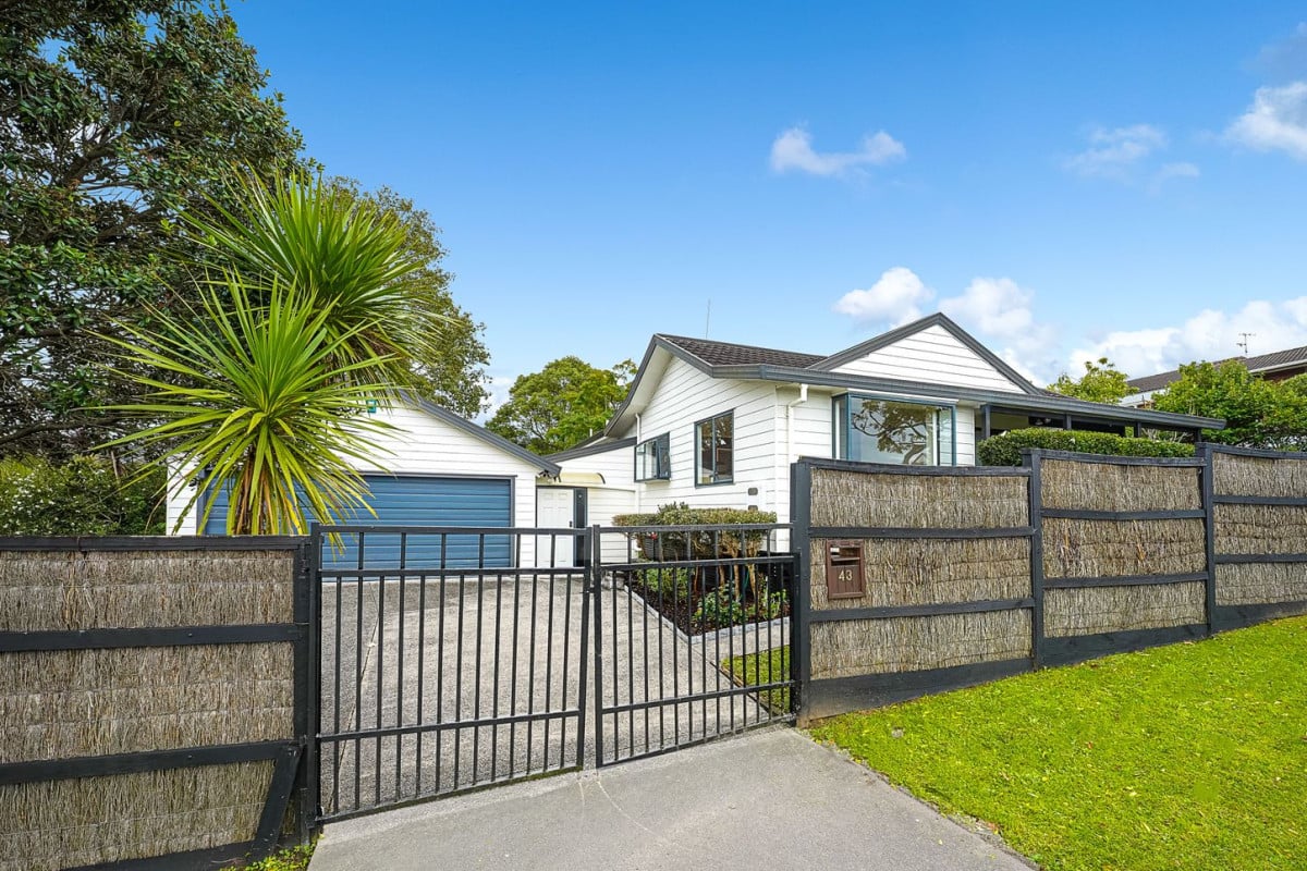Owners relocating, 1688m2 section, 66m2 3 beds 2 baths house with double garage, located within walking distance to the Palomino shops, Western Heights School, 43 Palomino Drive, Henderson, Auckland