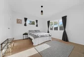 Standalone 3 beds 1 bath house with car park, close to schools, parks, town centre, easy motorway access, 1/39 Settlement Road Papakura, Auckland