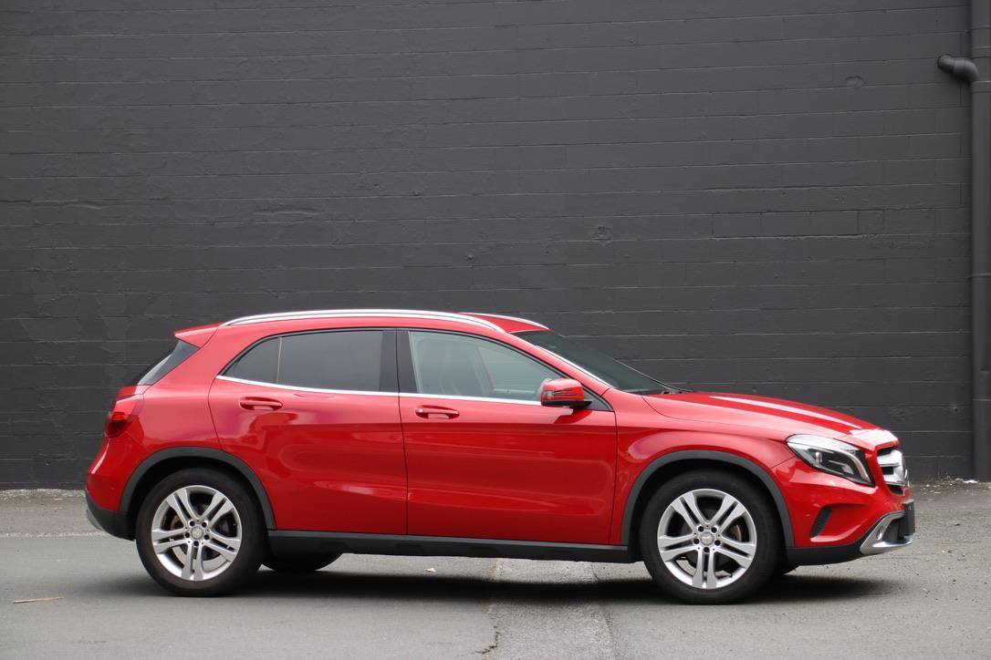 2014 Mercedes-Benz GLA 180 GLA180 with DISTRONIC PLUS Package RV/SUV Automatic, 5 seats, Petrol, 1,590 cc, 64,000 km