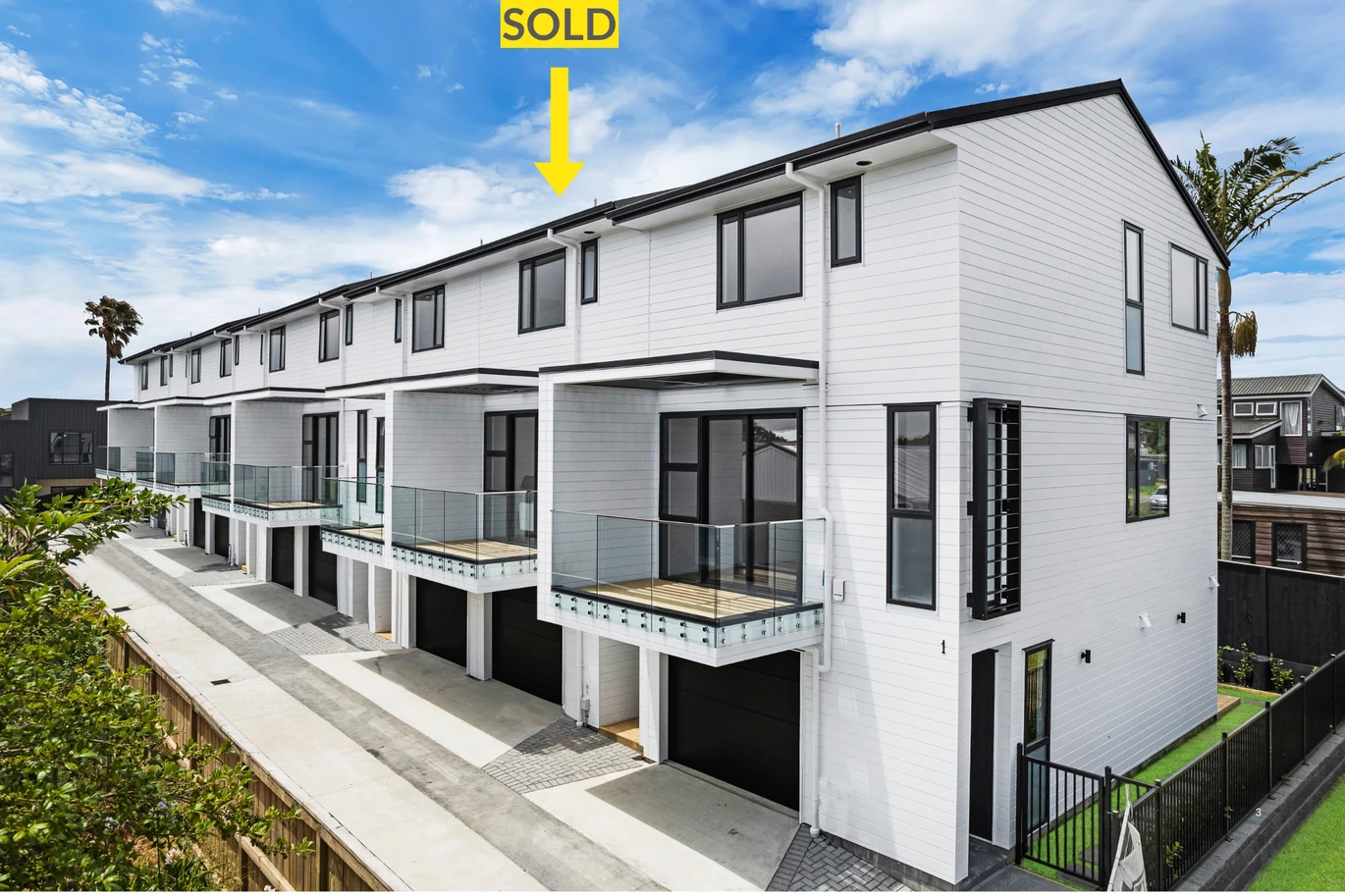 Brandnew 3 beds 3.5 baths home with garage, a ground floor spacious rumpus with bathroom, ready to serve as a fourth bedroom, minutes from Pakuranga Plaza, cafes, and restaurants, 3/20 Ayr Road Pakuranga, Auckland