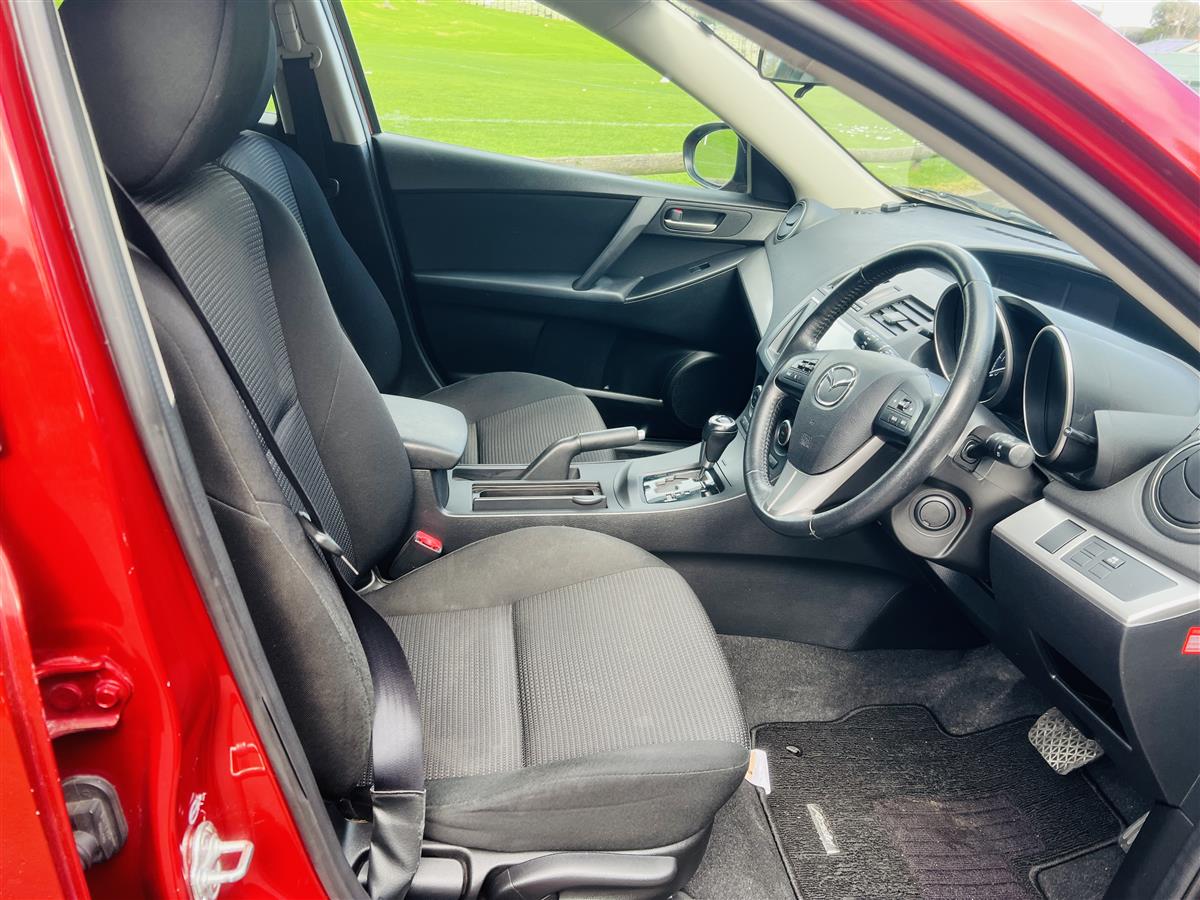 2013 Mazda Axela NEW STEREO APPLE CAR PLAY Hatchback Automatic, 5 seats, Petrol, 1,500 cc, 56,707 km
