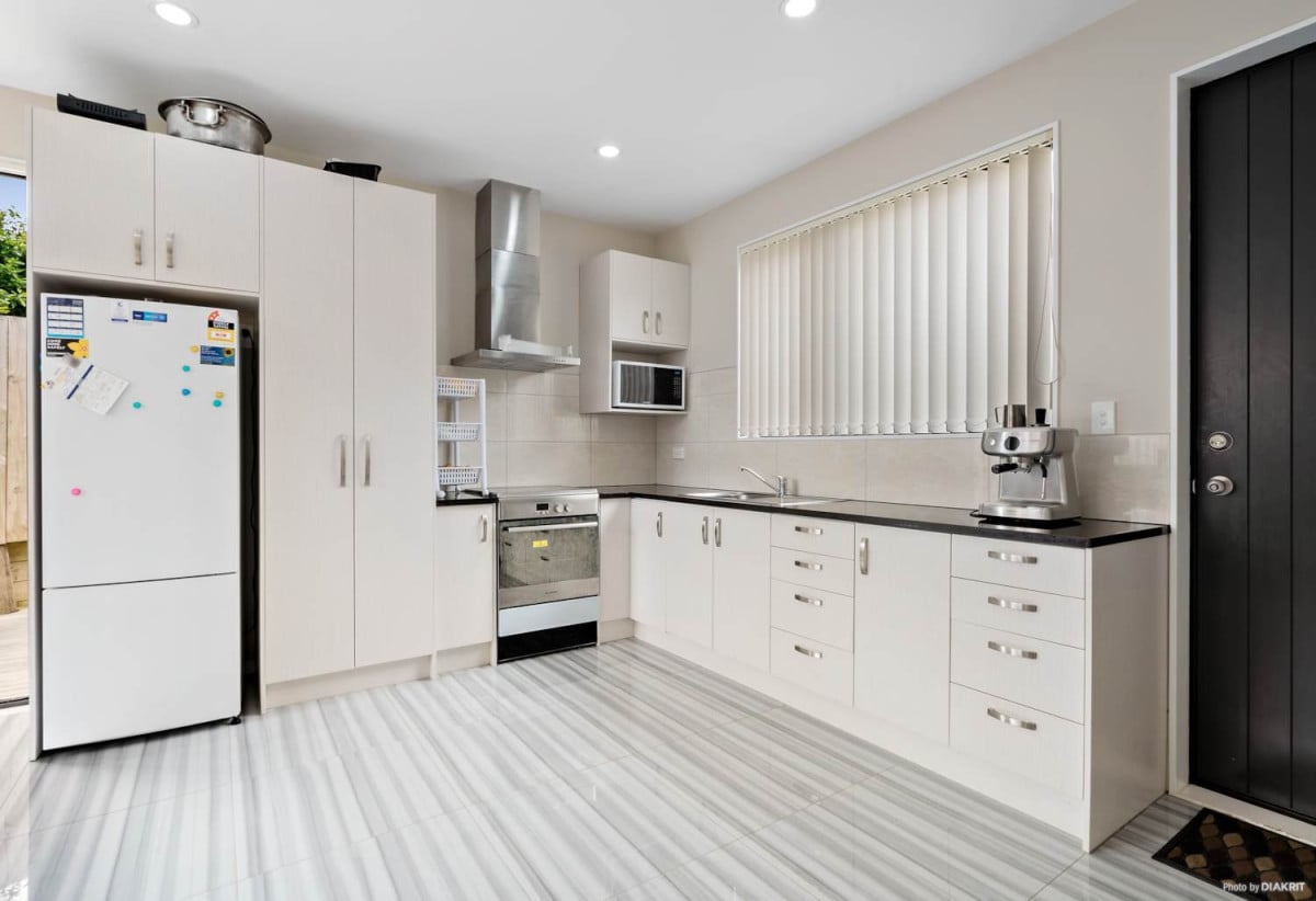 For rent, Pets considered on request,3 beds 1 bath house with car park, available now, 26A Peretao Rise, The Gardens, Auckland