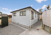 For rent, Pets considered on request,3 beds 1 bath house with car park, available now, 26A Peretao Rise, The Gardens, Auckland