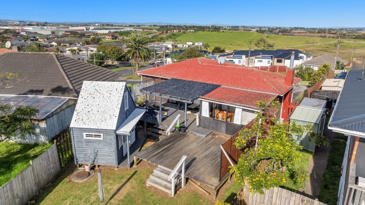 Deceased Estate, 875m2 section, 3 beds 1 bath house, A short walk to Jean Batten School; handy to Sir Douglas Bader Intermediate and Aorere College, Close to Māngere Town Centre, supermarkets, and local parks, motorway access, 18 Prangley Avenue, Mangere, Auckland