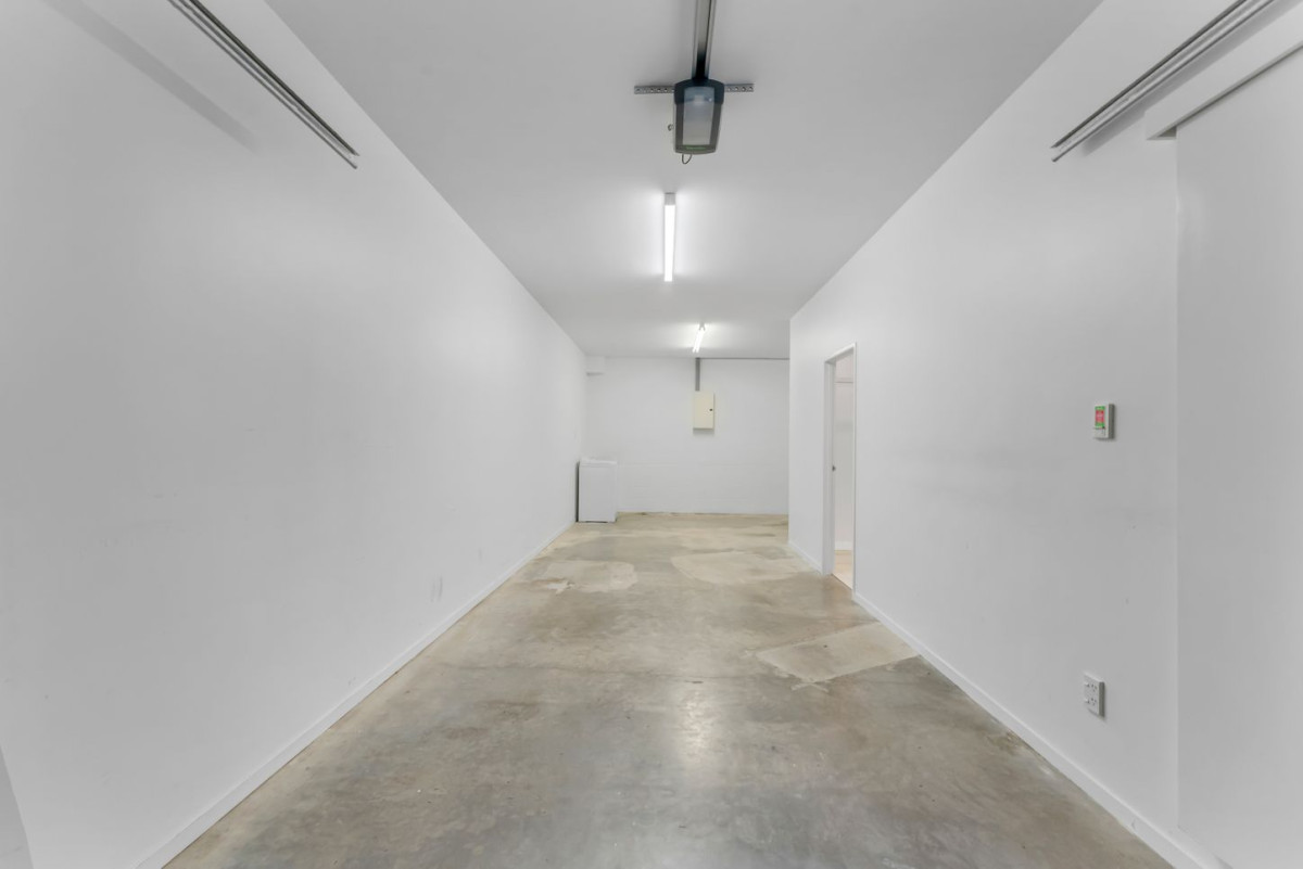 Owners Bound for the Country, 130m2 2 beds 2 baths townhouse with tandem garage, Located within the highly sought-after Summerfield Villas, residents enjoy exclusive access to excellent lifestyle amenities, including a heated swimming pool and fully equipped gym. 78/386 Richmond Road, Grey Lynn, Auckland