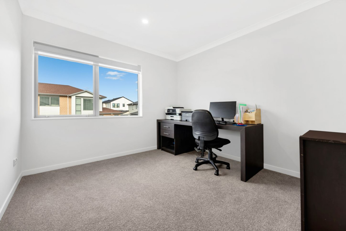 456m2 section, 2 Kitchens, 364m2 8 beds (4 ensuites) 6.5 baths house with double garage and 2 beds granny, close to reserve, schools, Ormiston town centre, 40 Rashni Road, Flat Bush, Auckland