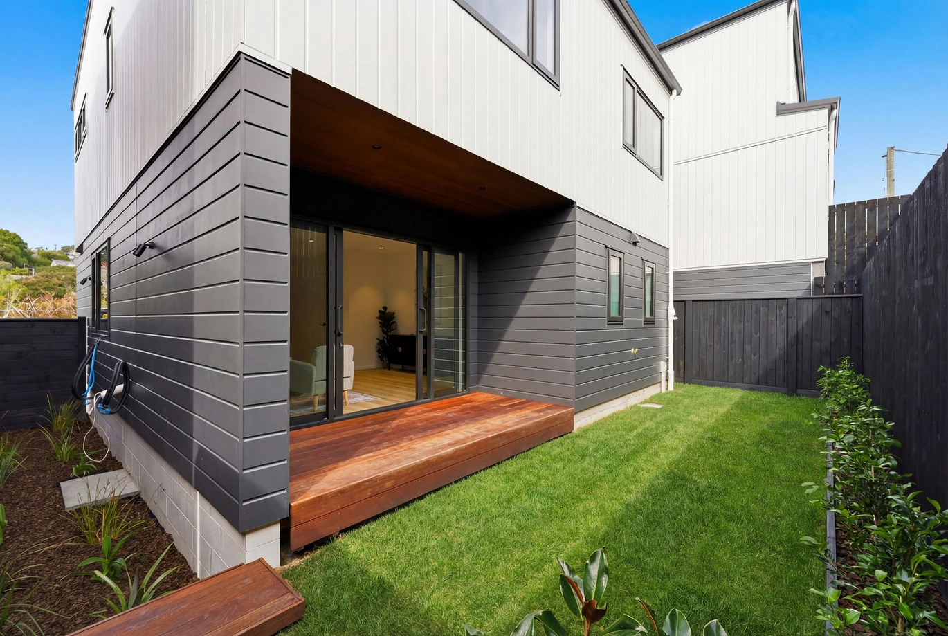 Rangitoto College zone, 143m2 Brandnew Standalone 4 beds 2.5 baths home with garage, close to schools, beaches, Browns Bay village, zoned for Rangitoto College, Murrays Bay Intermediate, Northcross Intermediate, and St John’s School. 2/30 Kiteroa Terrace Rothesay Bay, Auckland