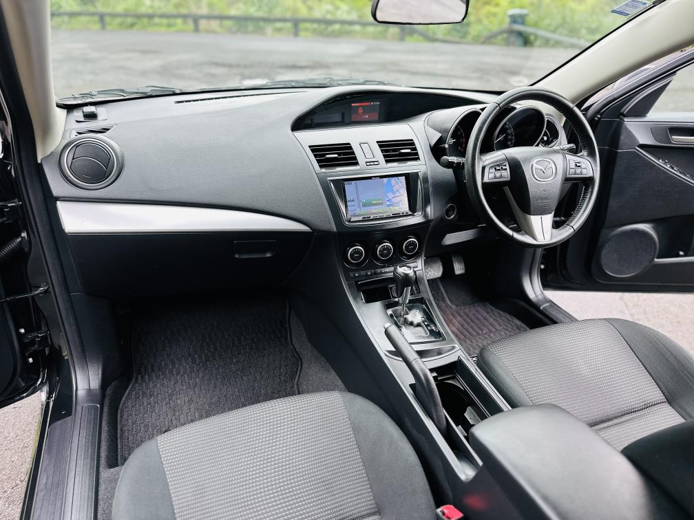 2013 Mazda Axela 15S SPORTS !! STUNNING ALLOYS !! Hatchback Tiptronic, 5 seats, Black, New Import, Petrol, 1,500 cc, 67,312 km