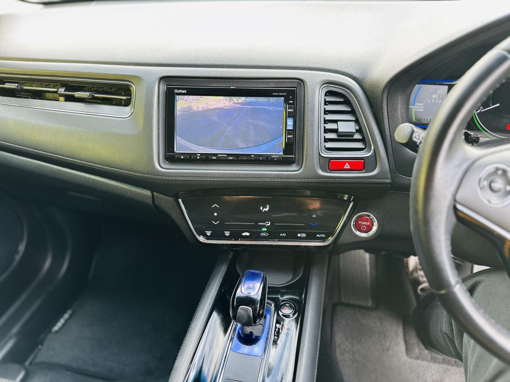 2015 Honda Vezel SPORTS HYBRID !! RV/SUV Tiptronic, 5 seats, Silver, New Import, Hybrid, 1,500 cc, 41,162 km