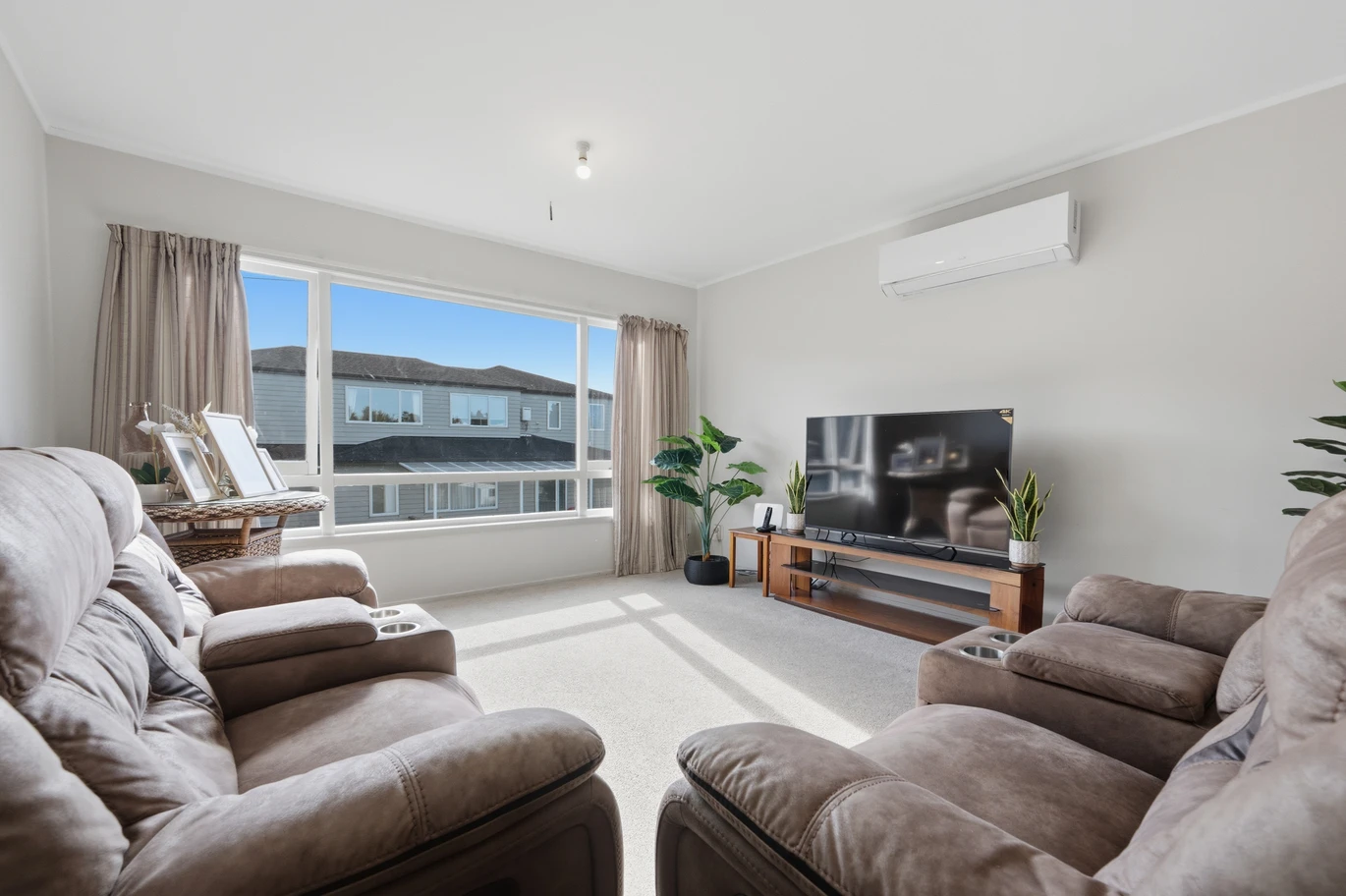 Home and income on 1184m2 section with approved RC for 4 Brick standalone homes, 3 beds + study room 1 bath main house with 2 rumpus rooms downstairs, The Minor Dwelling: A beautifully self-contained 1-bedroom home (complete with a living room, kitchen, and bathroom). currently rented for $449 per week, 148 Astley Avenue New Lynn, Auckland