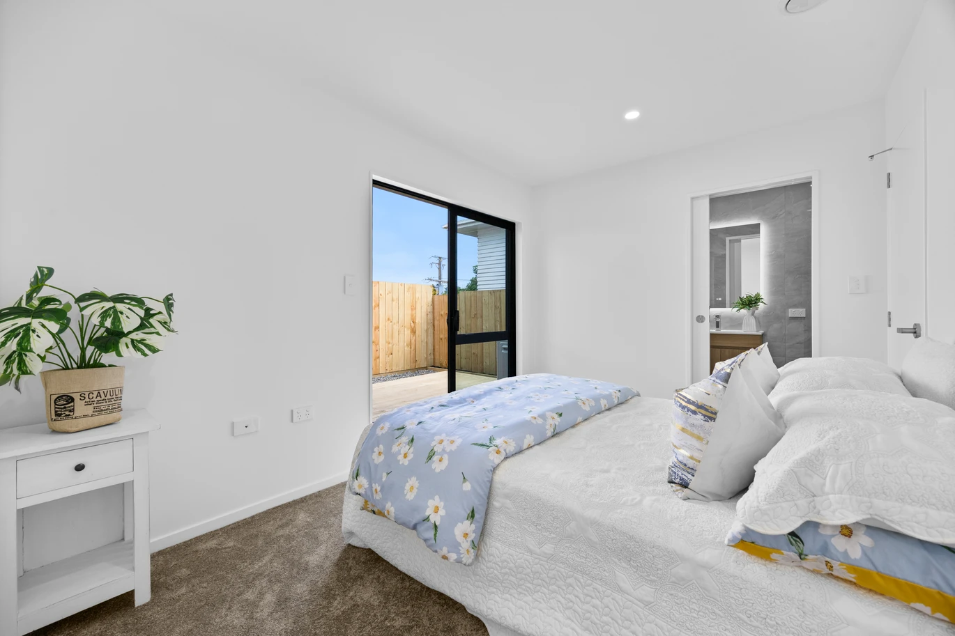 10-Year Master Build Warranty, Brandnew 4 beds (2 ensuites) 3.5 baths duplex home with garage, close to motorway access, Mount Roskill Shopping Hub, In zone for New Windsor School, Blockhouse Bay Intermediate and Lynfield College, 25B Rosamund Avenue New Windsor, Auckland
