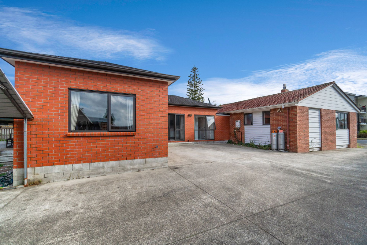 739m2 section, 166n2 Brick and tile 4 beds 2 baths house with carports, within walking distance to Peninsula Primary School and close to Kervil Park, playgrounds, local cafes, shops, 9 Gwendoline Avenue Te Atatu Peninsula, Auckland