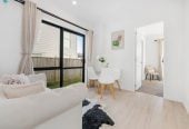 Mission Heights school zone, 2 Kitchens, Clever 1 + 5 layout, 6 beds (3 ensuites) 4.5 baths house, double garage, 34 Kilcooley Road, Flat Bush, Auckland