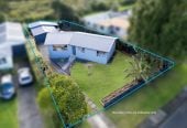 Motivated Vendor with Retirement Plans, 615m2 section, Renovated 3 beds + Flexi room 1 bath house with standalone double garage, close to schools, Lincoln Road’s shops, supermarkets, motorway access, 85 Riverpark Crescent, Henderson, Auckland