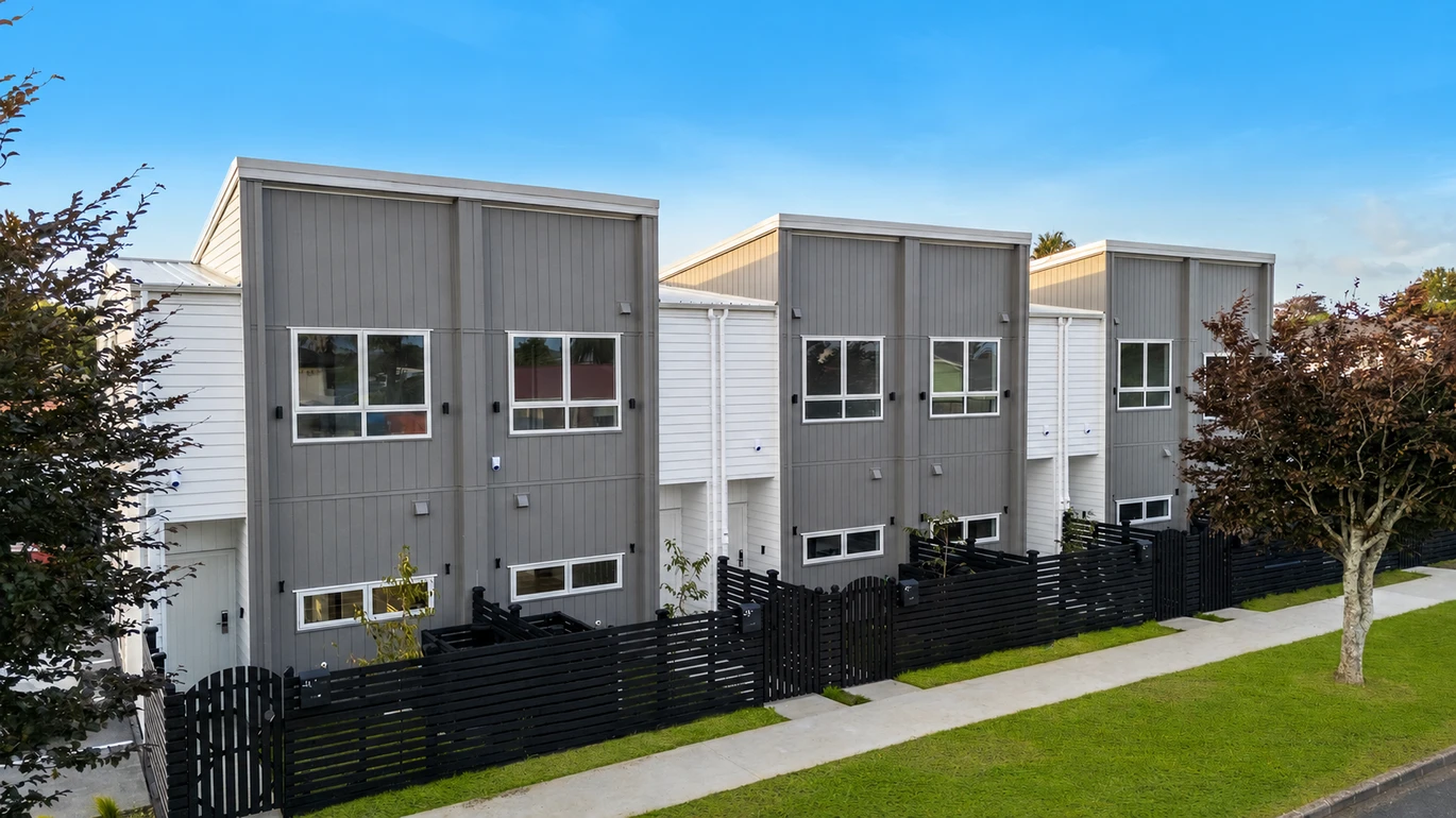 10-Year Stamford Building Warranty, 2 beds + study 1.5 baths home with car park, No Body Corporate Fees | No Residential Society Fees, close to schools, shops, easy motorway access, 6c Central Avenue Papatoetoe, Auckland