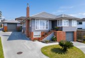 453m2 section, Selling After 27 Years To Downsize, 3 beds 2 baths house with 2 single garages, close to schools, shops, 10 Kelwyn Road, Kelston, Auckland