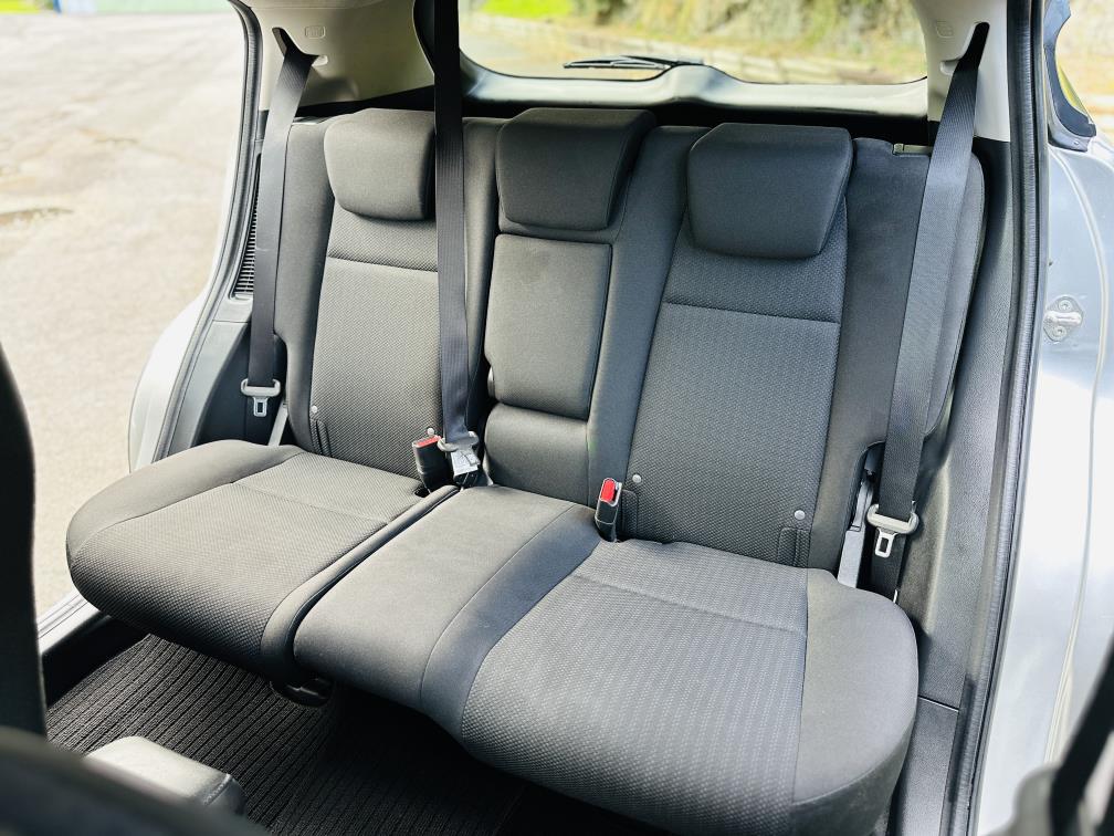 2015 Honda Vezel HYBRID !! HIGH SPEC !! RV/SUV Tiptronic, 5 seats, Silver,New Import, Hybrid, Petrol, 1,500 cc, 28,926 km