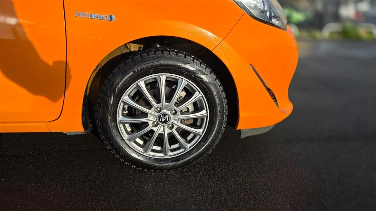 2018 Toyota Aqua *Push Start*Reverse Camera*Nice Mags*3rd Gen* Hatchback Automatic, 5 seats, Hybrid, 1,496 cc, 105,584 km
