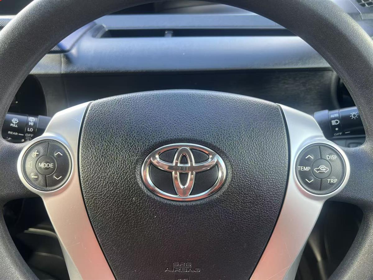 2015 Toyota Aqua Hatchback Automatic, 5 seats, Petrol, 1,496 cc, 119,748 km
