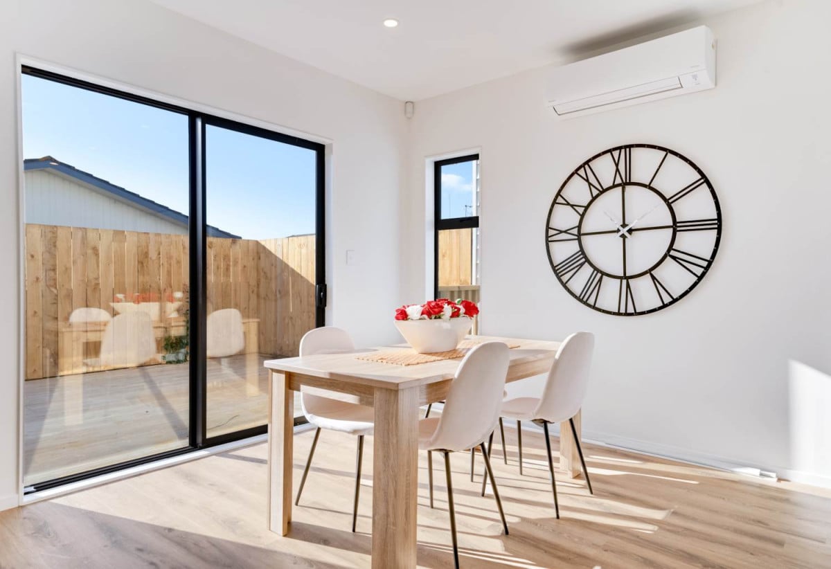 Macleans College zone, Standalone 5 beds 3.5 baths home with double garage, and A private entry leads to a downstairs bedroom with its own ensuite, 0.3 km to Macleans Primary School, 0.6 km to Macleans College, 0.7 km to Bucklands Beach Intermediate, 27B Jandell Crescent, Bucklands Beach, Auckland