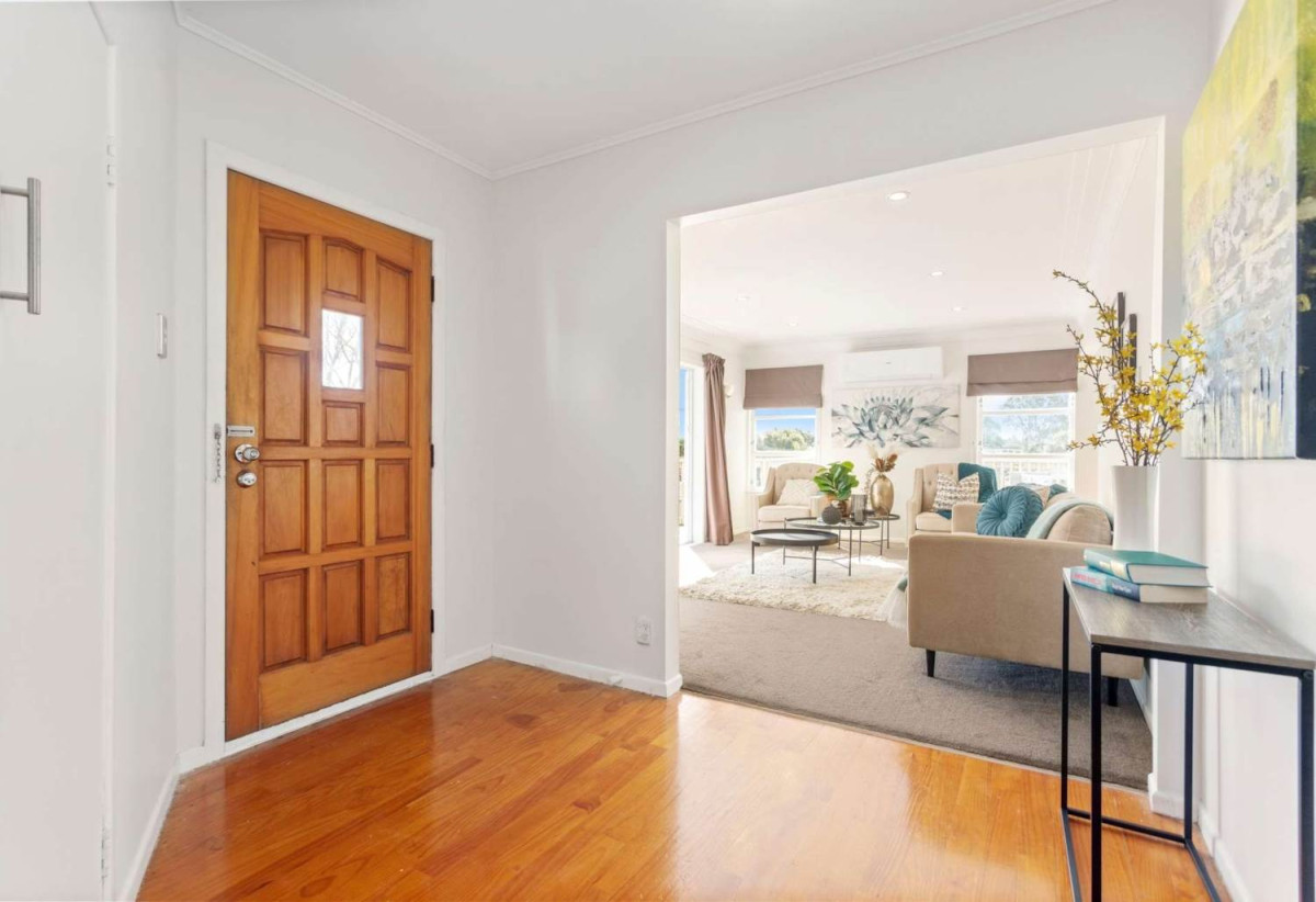 For rent, No pets, No smoking, 3 beds 1 bath house with garage, available 3rd July, 27 Willoughby Avenue, Howick, Auckland
