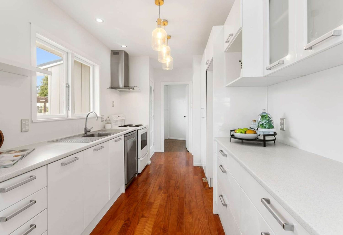 For rent, No pets, No smoking, 3 beds 1 bath house with garage, available 3rd July, 27 Willoughby Avenue, Howick, Auckland