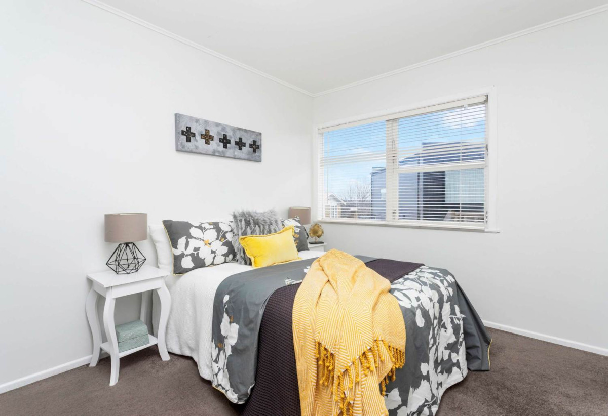 For rent, No pets, No smoking, 3 beds 1 bath house with garage, available 3rd July, 27 Willoughby Avenue, Howick, Auckland