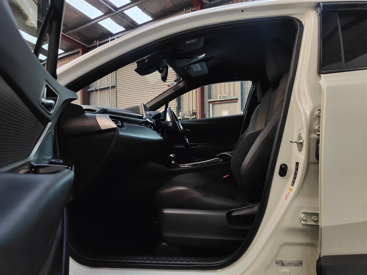 2018 Toyota C-HR G LED EDITION/GRADE 4.5/ RV/SUV Automatic, 5 seats, Perl, New Import, Hybrid, 1,800 cc, 64,333 km