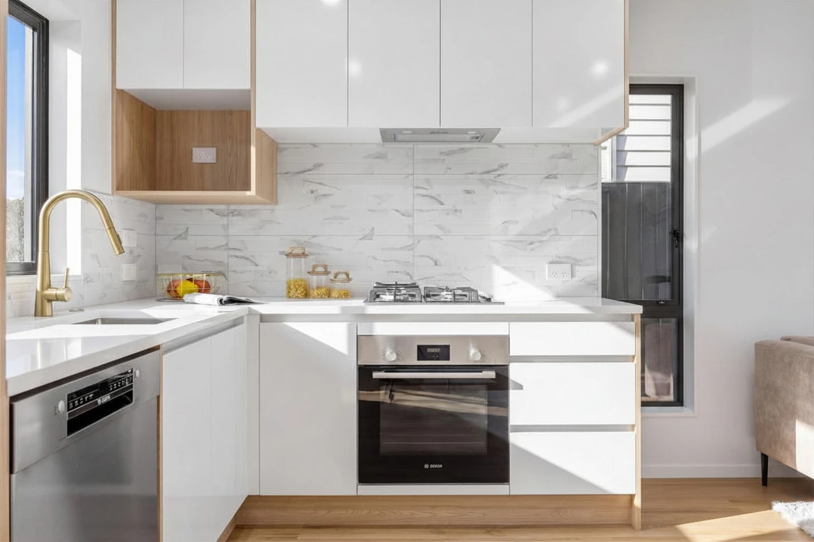 10-Year Master Build Warranty, Brandnew 4 beds (2 ensuites) 3.5 baths duplex home with garage, close to motorway access, Mount Roskill Shopping Hub, In zone for New Windsor School, Blockhouse Bay Intermediate and Lynfield College, 25B Rosamund Avenue New Windsor, Auckland