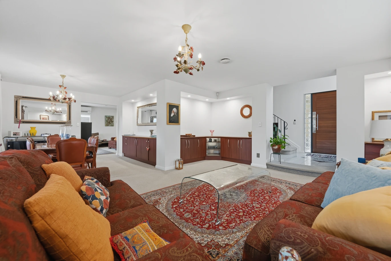 Built with a modern cavity system, 247m2 4 beds 2.5 baths house with double garage and a basement wine cellar, zoned for Marina View School, Hobsonville School, Hobsonville Point Secondary School, St Paul’s School, 157C Hobsonville Road West Harbour, Auckland