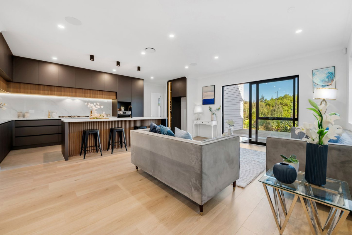 411m2 section backing onto reserve, 2 kitchens, 320m2 Brandnew 6 beds (4 ensuites) + study 5.5 baths house, double garage, 2 beds granny, 15 Seagreen Avenue, Karaka, Auckland
