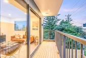 Urgent Sell, ASAP, Enquiries over $670K, 10-Year Master Build Guarantee. 140m2 Brandnew freehold 3 beds 2 baths home with garage, move-in ready, walk a mere 600m to Kelston Mall and Woolworths. 9/4052 Great North Road Glen Eden, Auckland