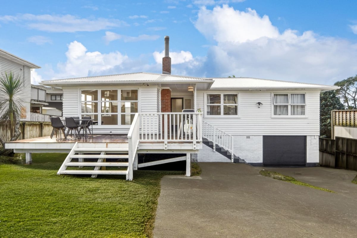 Owners Have Bought! Ready To go, 519m2 section, Fully renovated 3 beds 1 bath house with garage plus additional storage room downstairs, New timber flooring and carpet, Fresh interior and exterior paint, New kitchen with new appliances (range hood will be included which is not showing in the photos ), newly built front deck, easy access to local shops, cafes, schools, parks, 6 Crystal Avenue, Glendene, Auckland