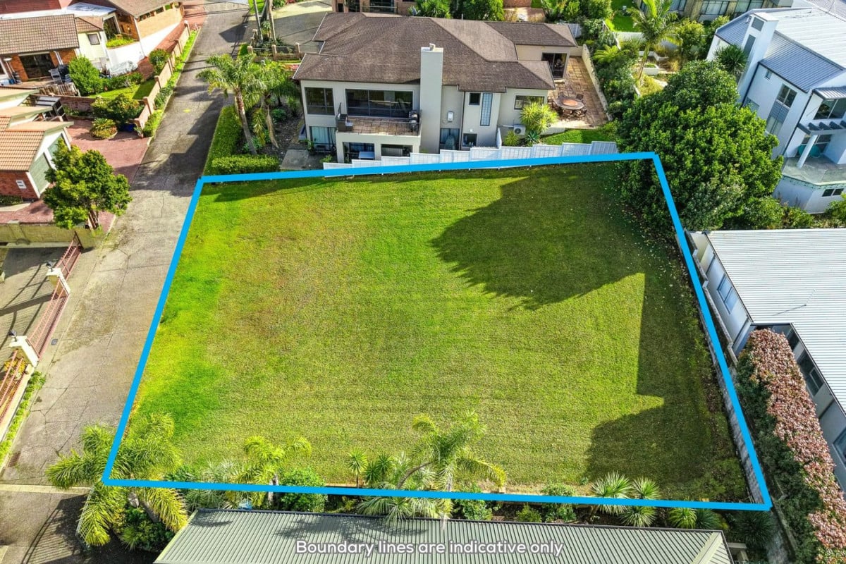 673m2 section, Close to schools, shopping, parks, marinas, easy motorway access, 37 Reflection Drive, West Harbour, Auckland
