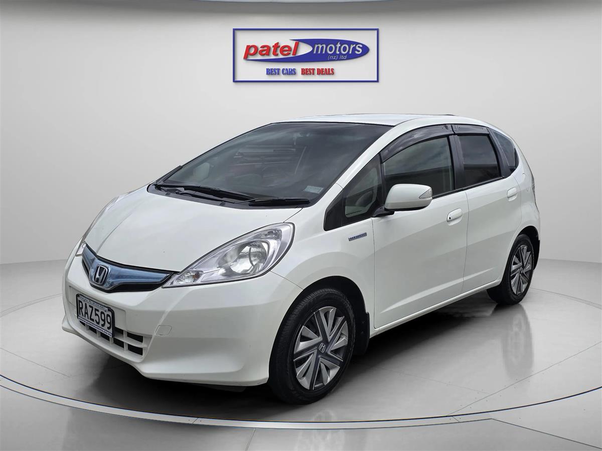 2012 Honda Fit HYBRID !! Top Spec !! heated seats !! Cruise control !! Reverse camera Hatchback Automatic, 5 seats, Hybrid, 1,339 cc, 154,359 km