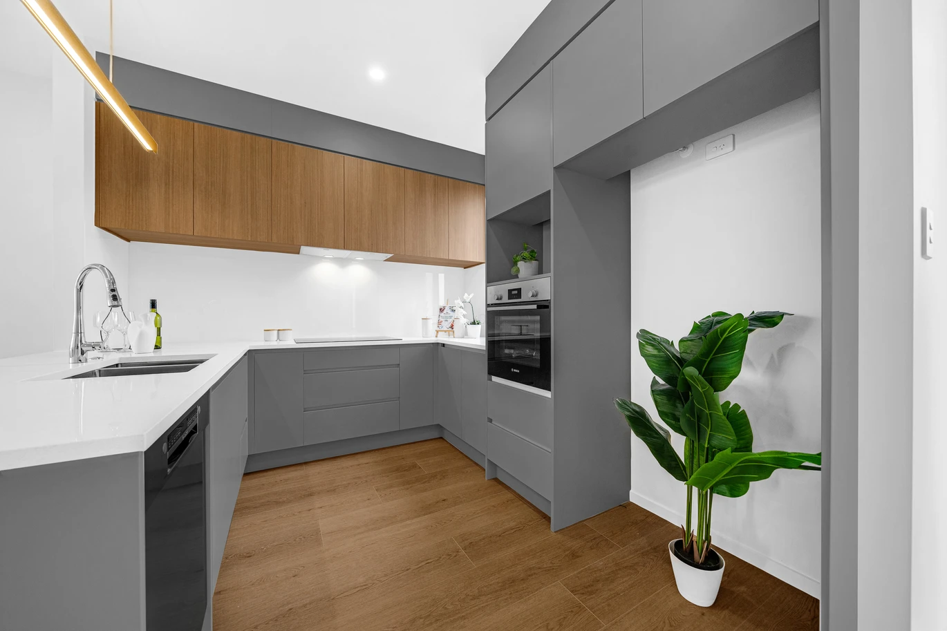 Brandnew 3 beds 3.5 baths home with garage, a ground floor spacious rumpus with bathroom, ready to serve as a fourth bedroom, minutes from Pakuranga Plaza, cafes, and restaurants, 3/20 Ayr Road Pakuranga, Auckland