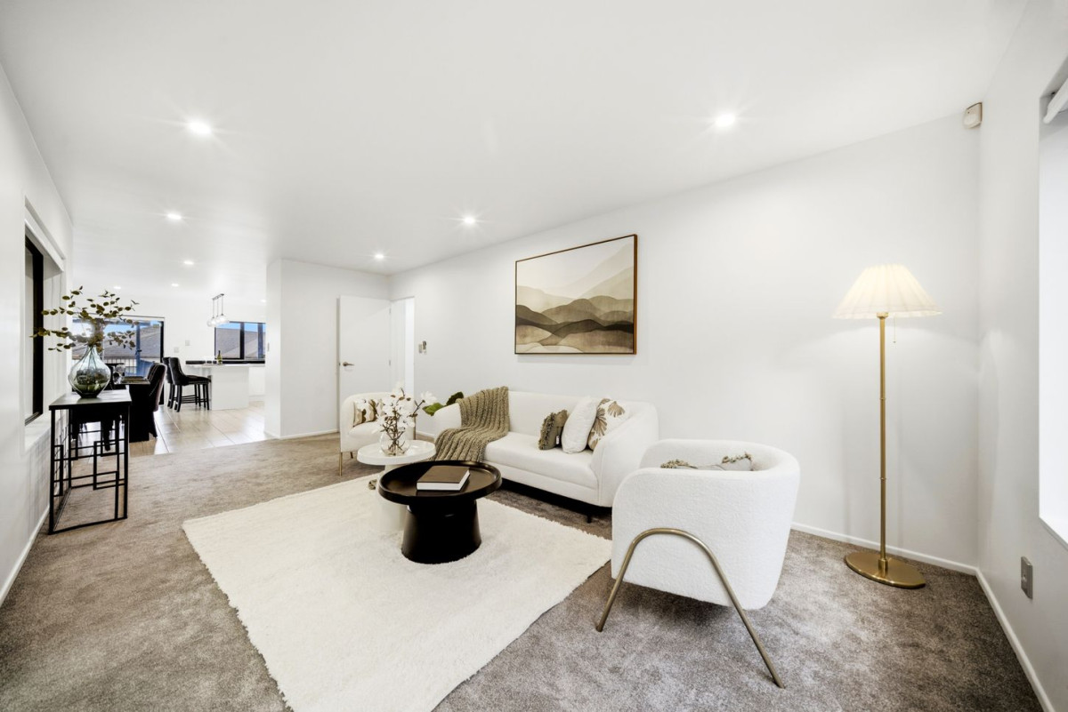 534m2 section, 253m2 5 beds (2 ensuites) 4 baths house with double garage, close to quality schools, parks, local shops, 14 San Casello Rise, Henderson, Auckland