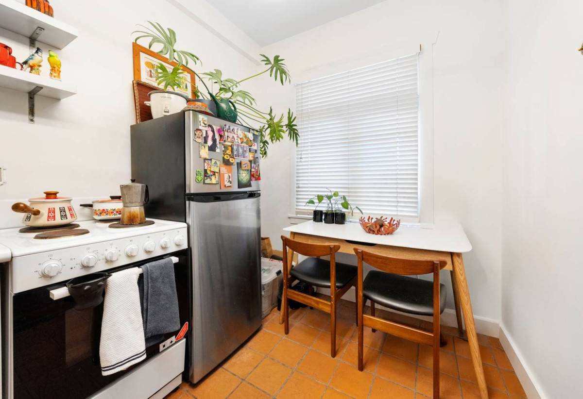 Double Grammar school zone, 2 beds 1 bath unit, close to schhols, Newmarket, 0.5 km to Kohia Terrace School, 0.8 km to Epsom Girls’ Grammar School, 0.9 km to Auckland Normal Intermediate, 1.7 km to Auckland Grammar, 1/223 Manukau Road, Epsom, Auckland