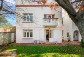 Double Grammar school zone, 2 beds 1 bath unit, close to schhols, Newmarket, 0.5 km to Kohia Terrace School, 0.8 km to Epsom Girls’ Grammar School, 0.9 km to Auckland Normal Intermediate, 1.7 km to Auckland Grammar, 1/223 Manukau Road, Epsom, Auckland