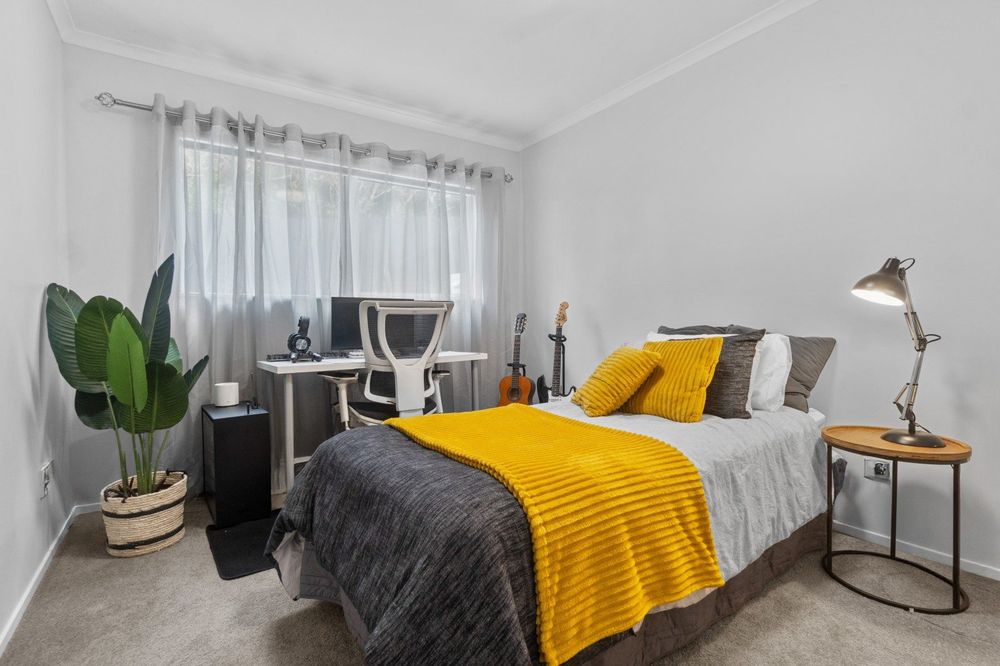 Mt Albert Grammar School zone, Standalone 5 beds + office 4 baths house with double garage, with easy access to public transport and within walking distance to Sandringham local cafés, shops, and amenities. 298B Mount Albert Road, Sandringham, Auckland