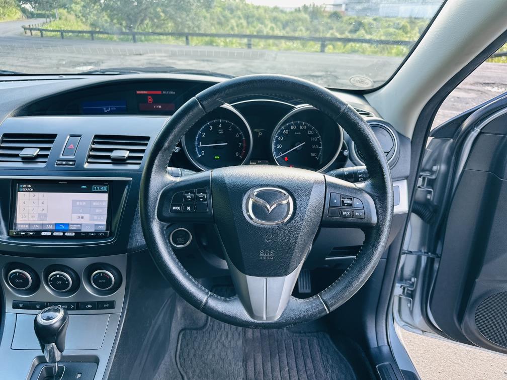 2012 Mazda Axela SPORTS !! STUNNING ALLOYS !! Hatchback Tiptronic, 5 seats, Silver, New Import, Petrol, 1,500 cc, 66,333 km