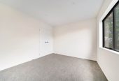 Brandnew 3 beds 2 baths home with garage, Not far from Papakura Town Centre, easy motorway access, 0.5 km to Redhill School, 2 km to Papakura Intermediate, 2.4 km to Papakura High School, 7/27 Red Hill Road, Papakura, Auckland