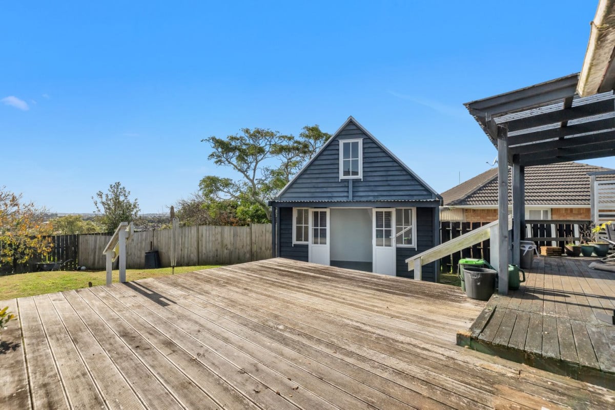 Deceased Estate, 875m2 section, 3 beds 1 bath house, A short walk to Jean Batten School; handy to Sir Douglas Bader Intermediate and Aorere College, Close to Māngere Town Centre, supermarkets, and local parks, motorway access, 18 Prangley Avenue, Mangere, Auckland