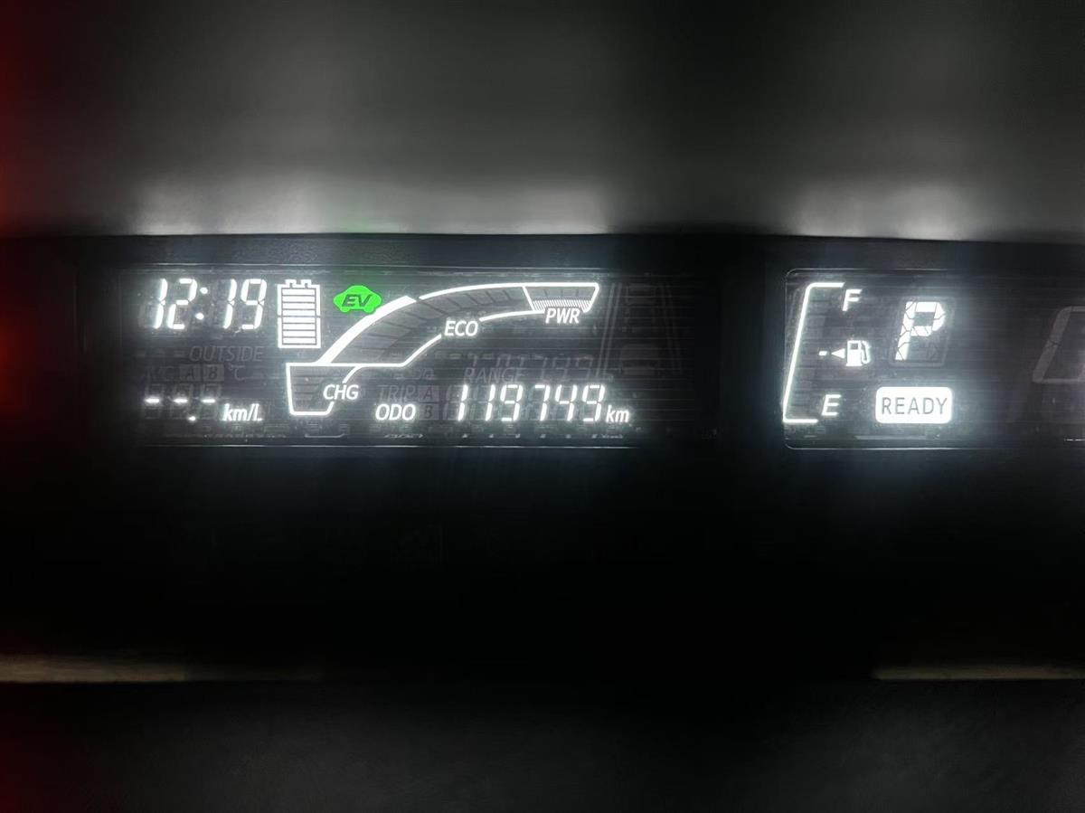 2015 Toyota Aqua Hatchback Automatic, 5 seats, Petrol, 1,496 cc, 119,748 km