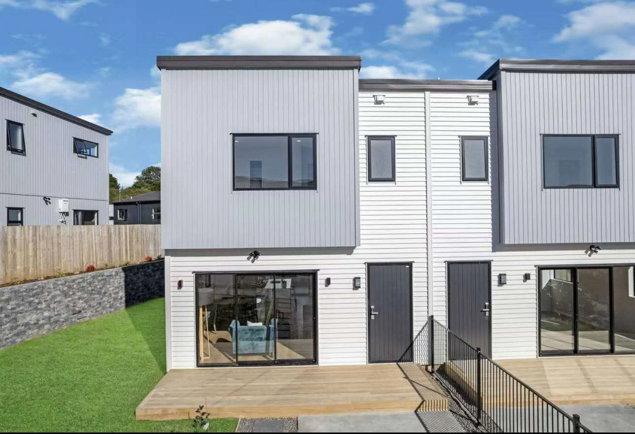 Brandnew 3 beds 2.5 bath duplex home with car park, easy access to Papakura town centre, 44B Crestview Rise Papakura, Auckland