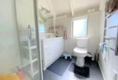 Freehold 3 beds 1 bath townhouse with car park and a large garden shed on 258m2 section, close to local parks, the Remuera Golf Course, Meadowbank Shopping Centre, 112B Norman Lesser Drive St Johns, Auckland
