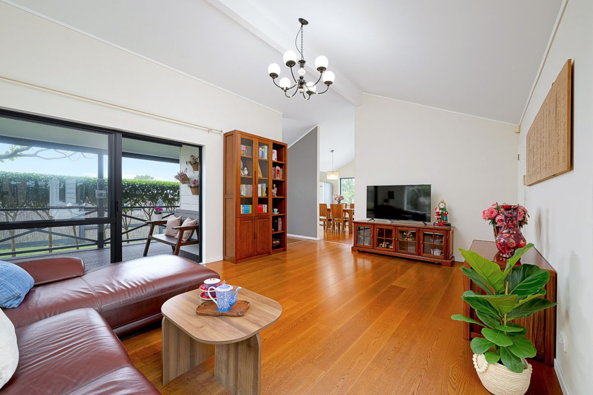 Owners relocating, 1688m2 section, 66m2 3 beds 2 baths house with double garage, located within walking distance to the Palomino shops, Western Heights School, 43 Palomino Drive, Henderson, Auckland