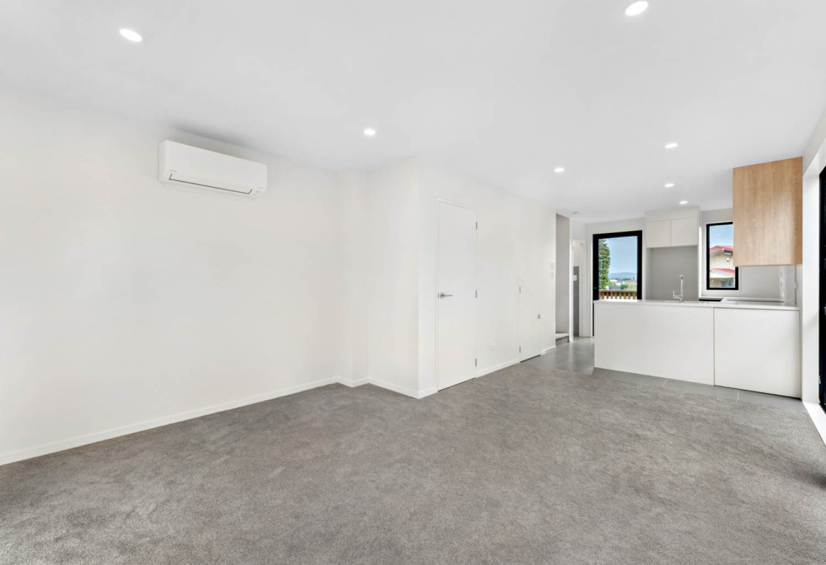 10-Year Halo Building Warranty Insurance, Brandnew 2 beds 1.5 baths home with private backyard and car park, close to schools, Henderson Shopping Complex, 0.4 km to Henderson School, 2-5/300 Great North Road, Henderson, Auckland