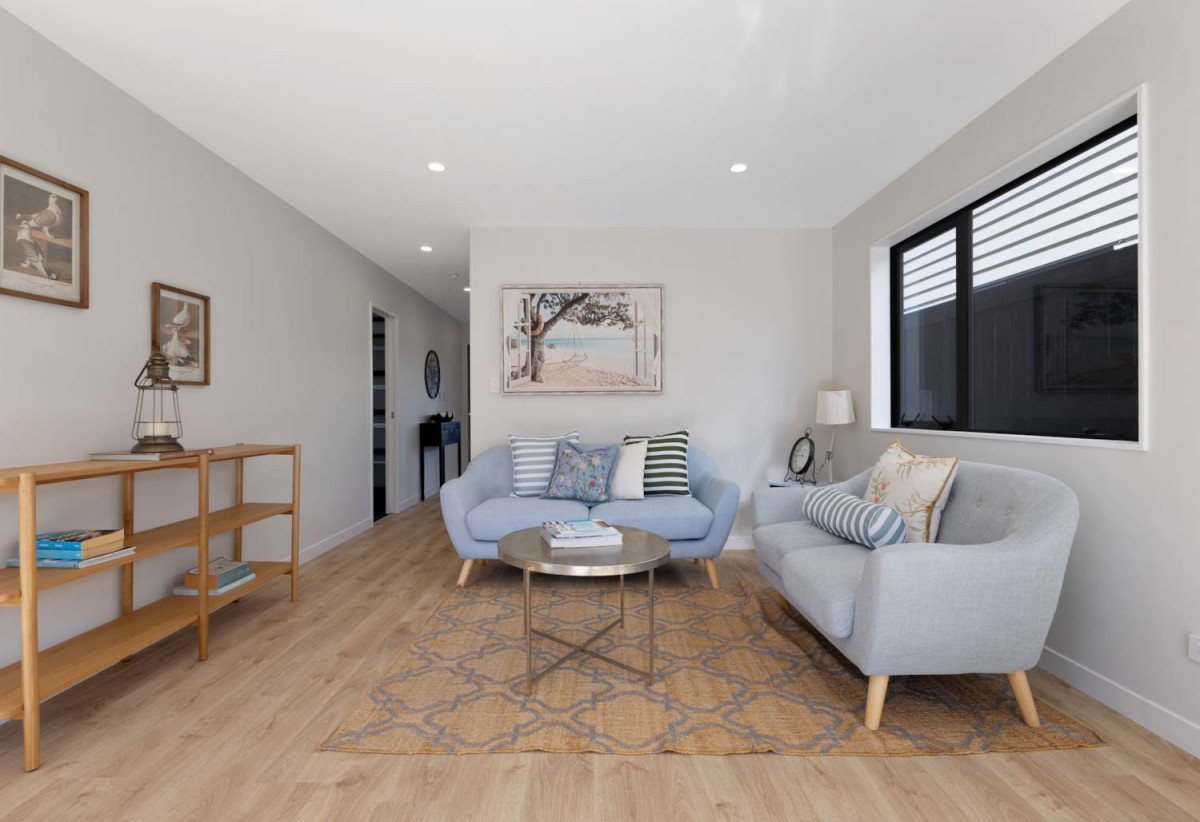 Brandnew standalone 4 beds 2.5 baths home with garage, close to schools, town centre, parks, beach, motorway access, 0.7 km to Mangere Bridge School, 13A Tainui Terrace, Mangere Bridge, Auckland