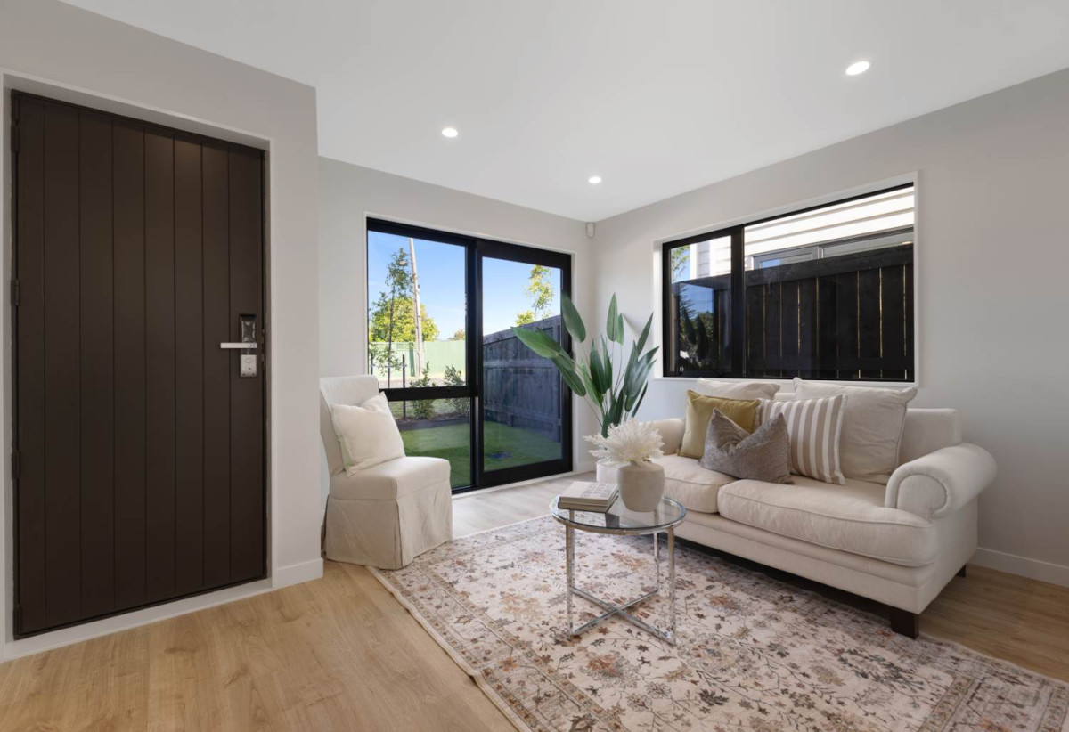 Brandnew standalone 4 beds 2.5 baths home with garage, close to schools, town centre, parks, beach, motorway access, 0.7 km to Mangere Bridge School, 13C Tainui Terrace, Mangere Bridge, Auckland